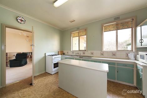 Property photo of 24 Neil Court Bentleigh East VIC 3165