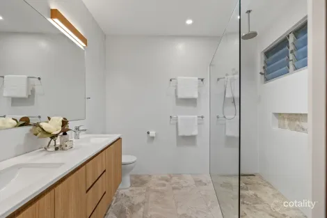Property photo of 9 Marshall Avenue Seven Hills QLD 4170