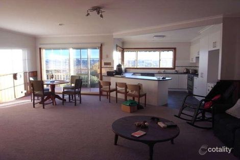 Property photo of 11 Eade Avenue Warragul VIC 3820