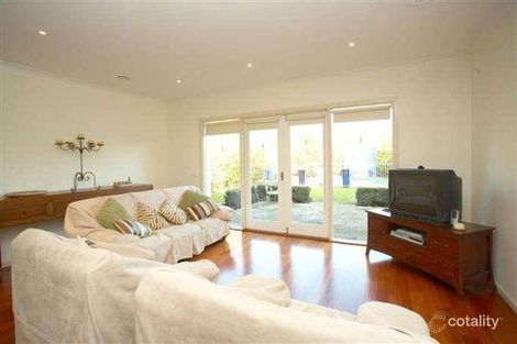 Property photo of 17 Waratah Street Seaholme VIC 3018