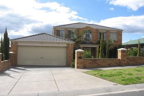 4 Pinewood Cres, Berwick, VIC 3806
