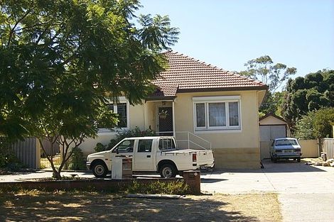 26 Redwood Cres, Melville, WA 6156