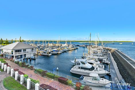 17/17 Bayview St, Runaway Bay, QLD 4216