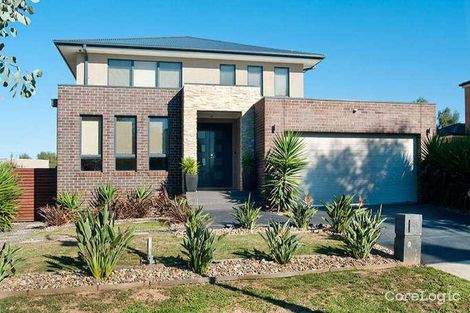 Property photo of 3 Curry Avenue Greensborough VIC 3088