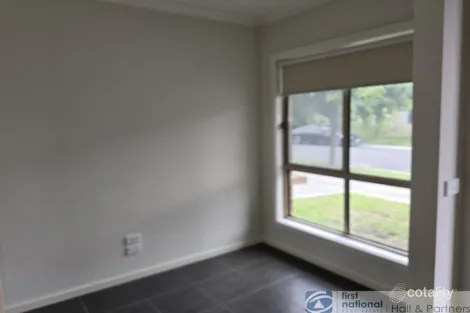 Property photo of 18 Bentham Street Roxburgh Park VIC 3064