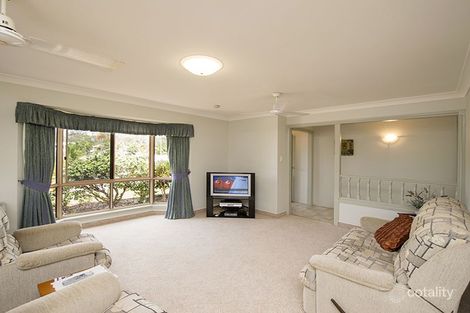 Property photo of 13 Benjamin Court Glen Eden QLD 4680