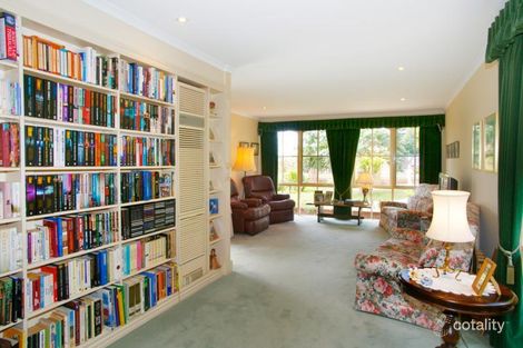 Property photo of 10 Montrose Place Highton VIC 3216