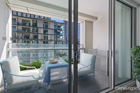 Property photo of 305E/888 Collins Street Docklands VIC 3008