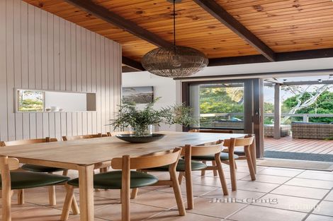 Property photo of 2 Wakefield Close Eltham North VIC 3095