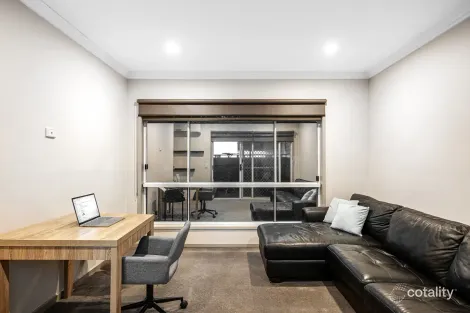 Property photo of 2/2 Lanark Way Gowanbrae VIC 3043