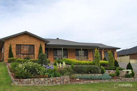 16 Hilldale Dr, Cameron Park, NSW 2285