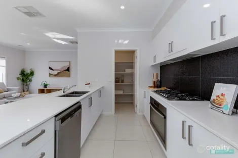 Property photo of 8 Benwerren Close Strathdale VIC 3550