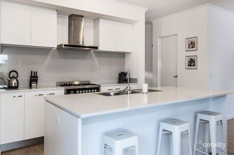 Property photo of 8 Orbis Avenue Fraser Rise VIC 3336