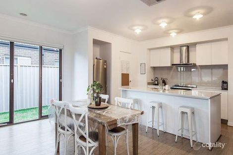 Property photo of 8 Orbis Avenue Fraser Rise VIC 3336