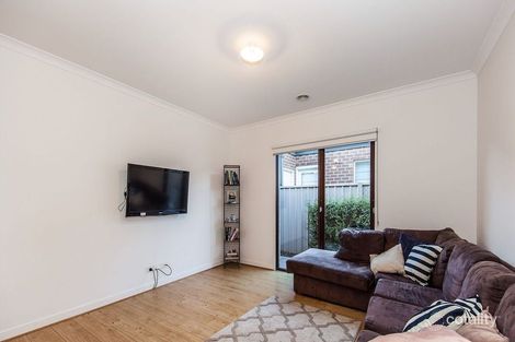 Property photo of 8 Orbis Avenue Fraser Rise VIC 3336