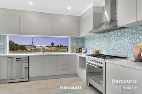 Property photo of 19 Myee Loop Wollert VIC 3750