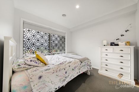Property photo of 10 Winchmore Walk Wyndham Vale VIC 3024
