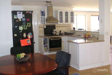 Property photo of 4 Graphic Court Beldon WA 6027