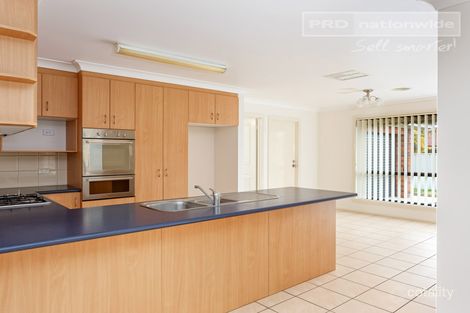 Property photo of 2 Giwang Place Glenfield Park NSW 2650