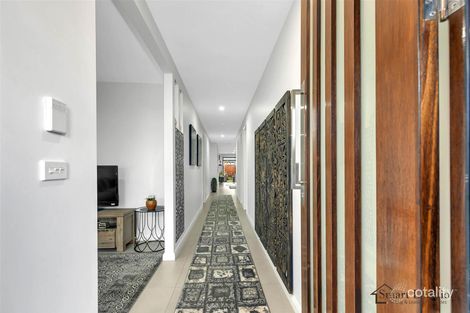 Property photo of 19 Rockgarden Way Wollert VIC 3750
