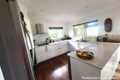 Property photo of 2 Waterside Drive Macleay Island QLD 4184