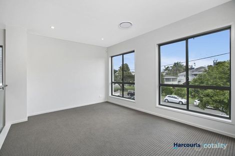 Property photo of 11 Bulimba Parade Bulimba QLD 4171