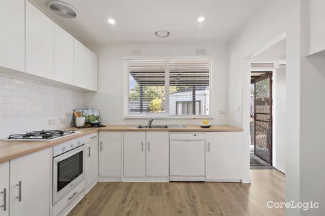 Property photo of 15 Mirang Court Frankston VIC 3199