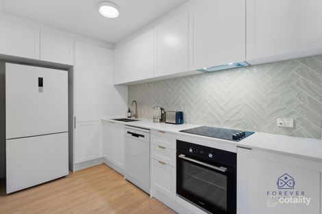 Property photo of 15/2621 Gold Coast Highway Broadbeach QLD 4218