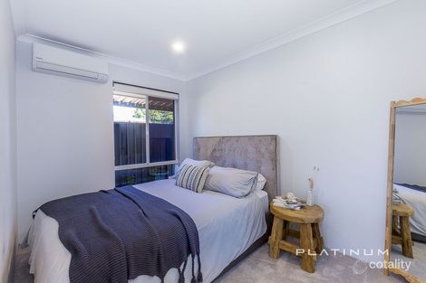 Property photo of 11 Warrandyte Drive Craigie WA 6025