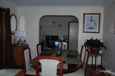 Property photo of 4 Pickering Place Kincumber NSW 2251
