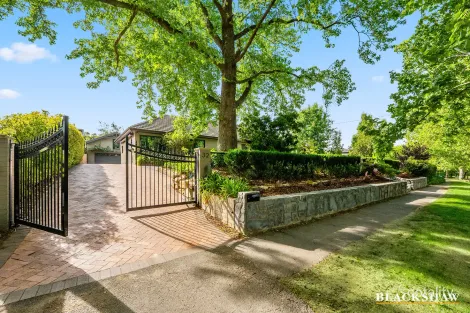 Property photo of 32 Arthur Circle Forrest ACT 2603