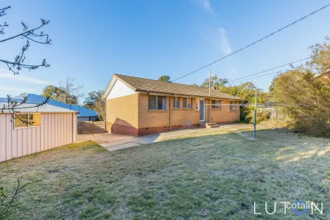 Property photo of 38 Macfarland Crescent Chifley ACT 2606