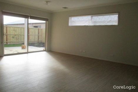 Property photo of 21 Elmtree Crescent Clyde North VIC 3978