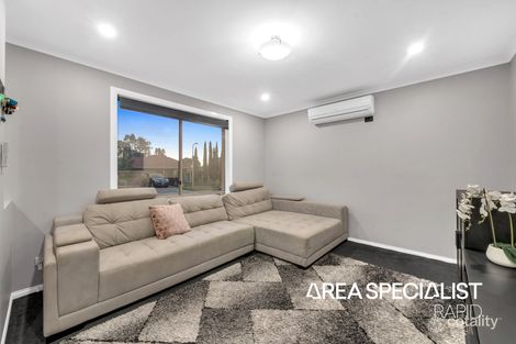Property photo of 8 Manatoka Crescent Hampton Park VIC 3976