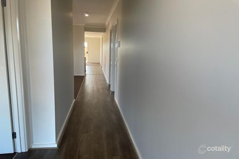 Property photo of 25 Carfin Circuit Thornhill Park VIC 3335