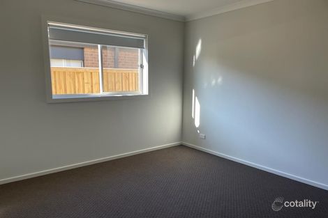 Property photo of 25 Carfin Circuit Thornhill Park VIC 3335