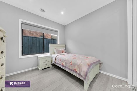 Property photo of 22 Rowena Way Mickleham VIC 3064