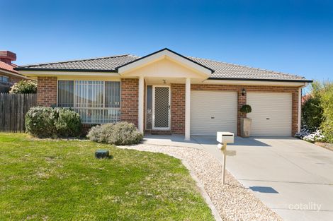 Property photo of 26 Unwin Avenue Jerrabomberra NSW 2619