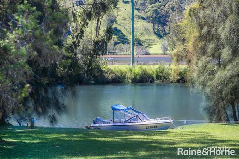 Property photo of 26 Anglers Parade Fishermans Paradise NSW 2539