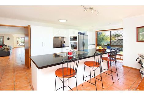 Property photo of 8 Wallen Place Wynnum West QLD 4178