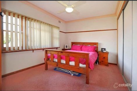 Property photo of 14 Iris Avenue Wendouree VIC 3355