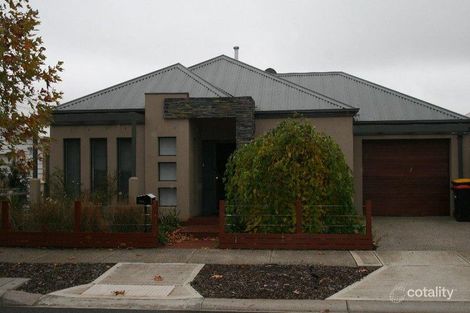 Property photo of 3 Scotsburn Place Caroline Springs VIC 3023