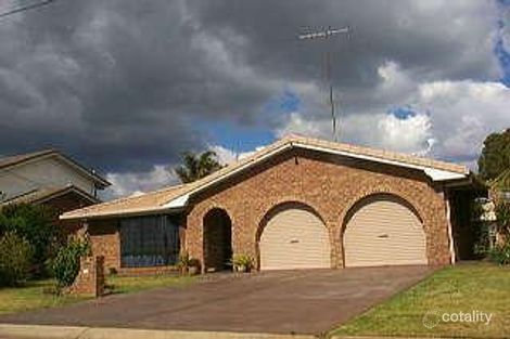 10 Banksia St, Newtown, QLD 4350