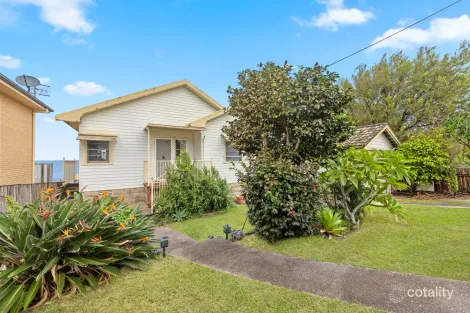6 LETT ST, GOROKAN, NSW 2263