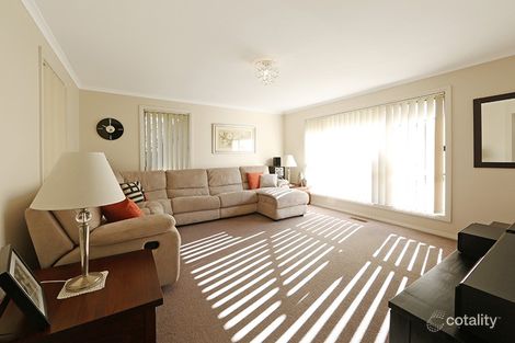 2/2 Lambourne Ave, Rowville, VIC 3178