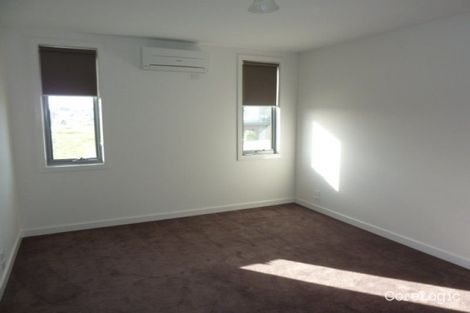 Property photo of 44 Bursaria Drive Caroline Springs VIC 3023
