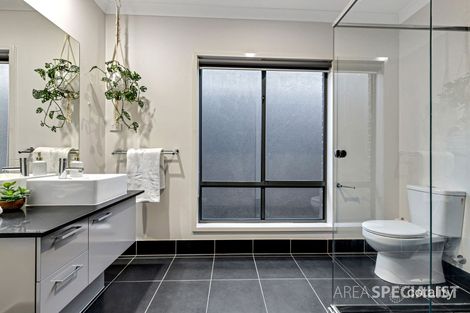 Property photo of 11 Haflinger Avenue Clyde North VIC 3978