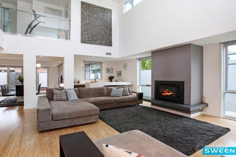 Property photo of 5 Palfrey Green Caroline Springs VIC 3023
