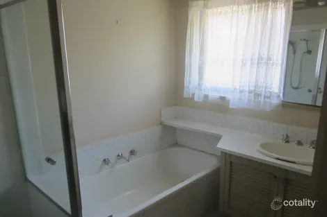 Property photo of 47 Whitehaven Crescent Noble Park North VIC 3174