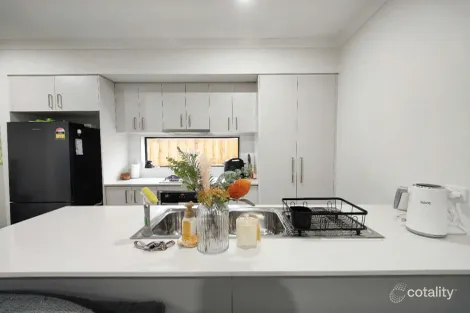 Property photo of 4 Kingdom Boulevard Weir Views VIC 3338